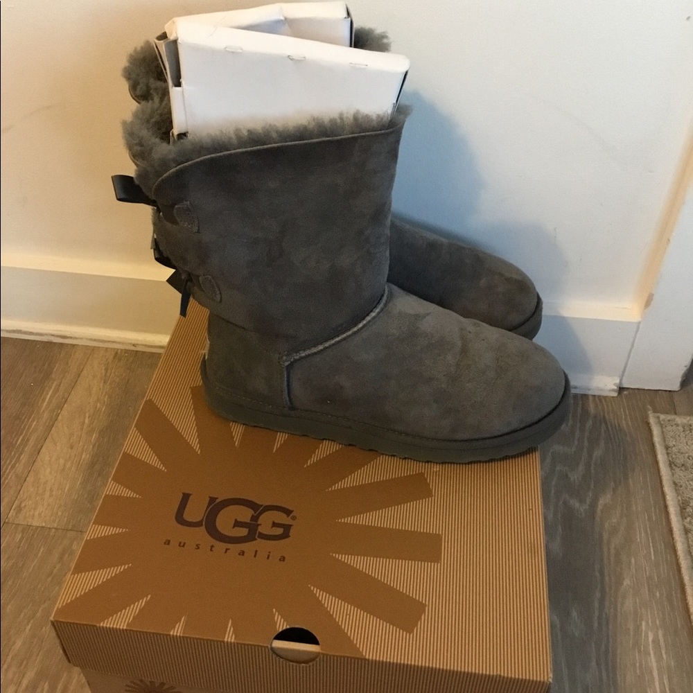 Ugg Gray Shoes with bow at the back Size 10 $150 - Picture 1 of 11